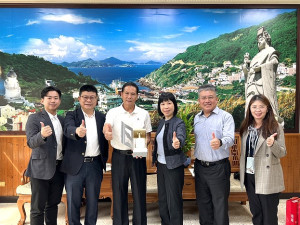 麥當勞速食集團首次正式馬祖考察,副總裁黃美玲12日率團隊來馬現勘評估市場,並拜會縣長王忠銘。(圖/文:馮紹夫)