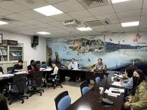 內政部城鄉分署、住都中心現勘南竿社宅預定地,預計改以仁愛上腰山一帶為社宅預定地。(圖/文:馮紹夫)