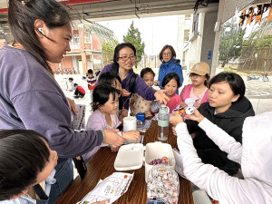 國立臺灣海洋大學馬祖學聯會發揮創意,28至31日在北竿首次舉辦萬聖節尋寶趣活動。(圖:海大馬祖行政處)