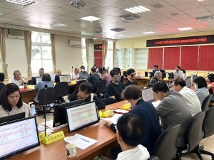 112年智慧城市推動委員會第2次會議30日上午在縣府3樓會議室舉行,各單位報告計畫推動成果。(圖/文:馮紹夫)