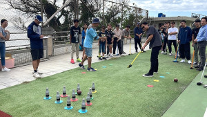 國家交響樂團青年團抵達敬恆國中小,帶來絃樂四重奏精彩的演出,並與敬恆師生以木球活動進行雙向的文化交流,希望能產生影響與共鳴。(圖/文:宋幸儒)