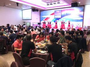 　第八屆馬祖馬拉松迎賓晚宴盛大舉行，場面熱鬧、氣氛歡樂。（圖／文：吳嘉榮）