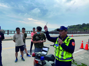 莒光警察所所長實施宣教。（圖：林瑞和）