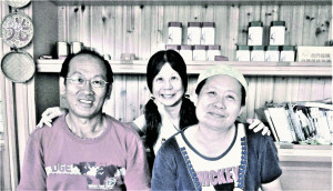 作者和有機農民合照