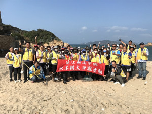　南竿鄉公所辦理連江縣南竿鄉秋季擴大淨灘活動，確保美麗海岸的乾淨和整潔。（圖／文：吳嘉榮）