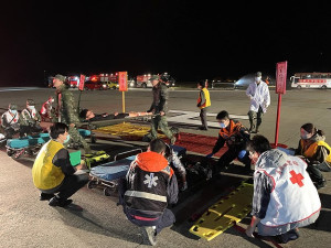 　北竿航空站8日舉辦112年空難災害及重大人為危安防救演習，也是首次夜間空難搶救演習。（圖／文：陳鵬雄）