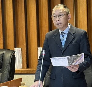 　議員周瑞國進行縣政總質詢。（圖／文：馮紹夫）