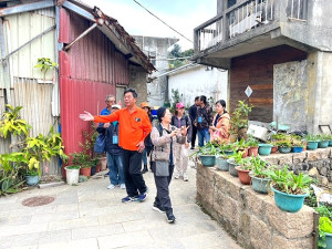 田澳社區發展協會林順雄理事長介紹田澳社區的在地環境與發展現況。(圖:島上好團隊)