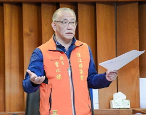 　議員曹以標進行質詢。（圖／文：曹重偉）