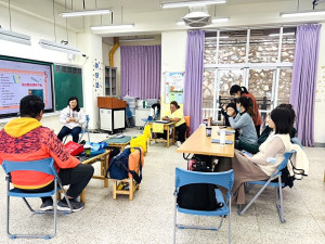 縣府教育處辦理雙語教學進階增能教師研習,期能營造校園雙語情境生活化。(圖:縣府教育處)