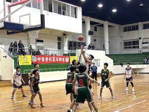 112學年度國中籃球聯賽乙級連江縣預賽第二戰,東引72比36大勝中正。(圖/文:馮紹夫)