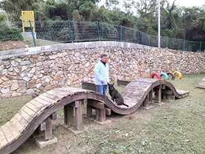 產發處動物之家公園歡迎飼主使用,並呼籲飼主做好寵物管理責任。(圖:產發處)