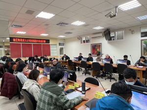 縣府19日舉辦人才培育精進年終會,成員們分享參訪心得與未來縣政議題。(圖/文:馮紹夫)