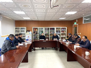 馬酒公司年終檢討會,縣長王忠銘勉員工提升質與量追求營業額。(圖:馬祖酒廠)