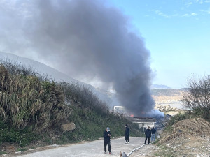 　北竿風山26日下午發生火燒山意外，起火點疑似在土資場附近。（圖／文：陳鵬雄）
