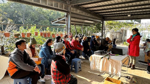 島上好計畫前進梅石三家村,課程講授與戶外實作鼓勵民眾投入社區營造。(圖:島上好計畫)