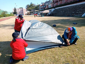中華民國童軍總會國家研習營第220期童軍服務員木章訓練正緊鑼密鼓進行。(圖:中華民國童軍總會)