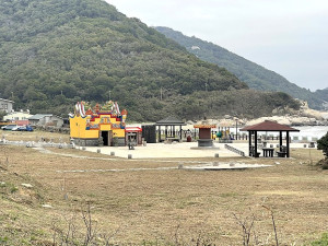 除舊迎新。（圖與文：陳鵬雄）