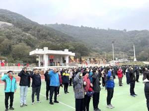 　慶祝113年元旦，北竿鄉軍民各界舉辦升旗路跑活動。（圖／文：陳鵬雄）