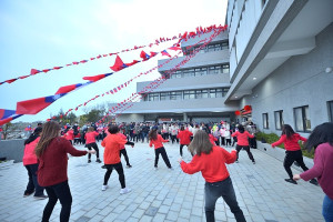 四鄉元旦歡健走 五島升旗迎新年。(圖:陳鵬雄、曹重偉、陳其敏、宋幸儒、蔡夢玲)