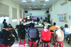 　各投開票所秩序相當良好，晚間6時完成全部開票作業，過程順利。但受選情影響，到場關心民眾相當有限。（圖／文：曹重偉）