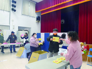 莒光第九投票所第16任總統、副總統選舉暨第11屆立法委員選舉,整體過程和諧順利。(圖/文:蔡夢玲)