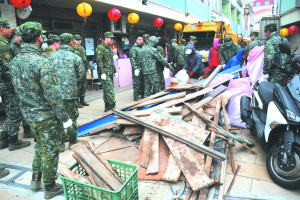 　東引鄉113年年終大掃除15日啟動，軍民齊心打造清潔舒適的環境，歡喜迎接春節。（圖／文：陳其敏）