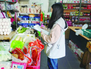 確保民眾食用年節食品衛生安全,衛生局執行春節食品專案檢驗,包括年節食品抽驗及餐廳業者、販售業者衛生稽查,結果均符合規定。(圖:連江縣衛生局)