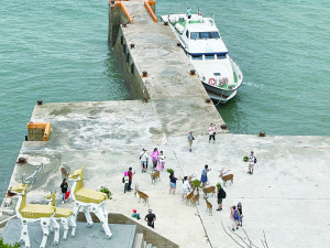 　112年大坵生態之旅人數雖較前一年小幅下滑，但仍吸引6萬4千餘人次登島。（圖：本報資料室）