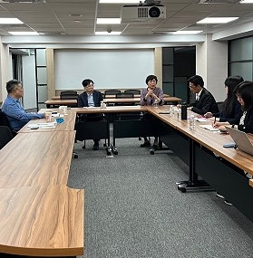 縣府產發處長林志豐拜會摩斯漢堡總經理高順興及團隊,摩斯漢堡計畫3月底來馬現勘。(圖:產發處)