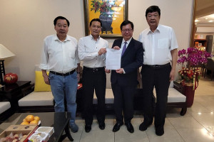 府會、立委19日拜會行政院副院長鄭文燦,爭取梅石演藝廳、縣府聯合辦公大樓工程經費支持。(圖:縣府提供)