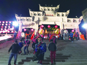 華光大帝暨眾神明歡慶元宵遶境巡安祈福及添香油金得福彩摸彩活動熱鬧登場。（圖／文：吳嘉榮）