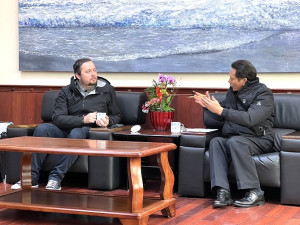 加拿大辦事處副處長李圭浩(Legault)27日上午拜訪縣長王忠銘。(圖/文:馮紹夫)