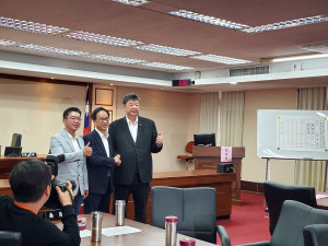 立委陳雪生獲得國民黨、民眾黨支持當選本會期交通委員會召委。(圖:立委陳雪生辦公室)