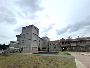 介壽校園腸病毒疫情持續延燒,繼先前小一誠班停課後,這兩天又宣布幼兒園白雲、藍天、月亮3班停課1週。(圖/文:曹重偉)
