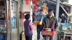 西坵彣大王廟迎接陳元帥到府作客,擺暝迎神活動熱鬧登場。(圖/文:宋幸儒)