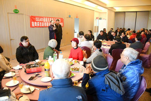 　國民黨縣黨部2日舉辦2024龍舞探吉新春團拜，黨主席朱立倫專程來馬主持，並與陳雪生、王忠銘、張永江等從政同志一起向馬祖鄉親拜年。（圖／文：曹重偉）