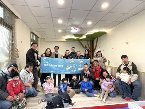 　坂里社協2日舉辦「大樹閱讀屋」啟用活動，戰地軍管時期的米庫搖身一變成為溫馨的閱讀小屋。（圖／文：陳鵬雄）