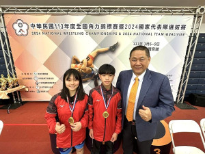 介壽國中小周楷晸、劉玉婷6日參加全國角力錦標賽奪金並獲選國手資格。(圖:馬祖角力隊)