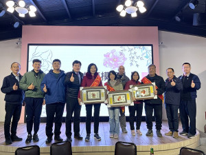 　慶祝婦女節北竿鄉各界舉辦模範人員表揚餐會，舞蹈活動為現場增添熱烈氣氛。（圖／文：陳鵬雄）