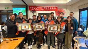 西莒婦女節表揚餐會，姐姐妹妹們歡樂出席，場面熱鬧溫馨。（圖／文：宋幸儒）