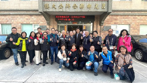 苗栗市民代表會國內經建參訪團抵達莒光,鄉長陳樂禮、莒光鄉民代表會主席史麗彬及代表們熱烈歡迎。(圖/文:宋幸儒)