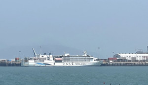 臺馬之星、新臺馬輪4月、5月排定每週日雙向夜航。(圖/文:馮紹夫)