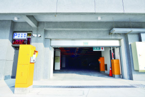 　東引鄉第一座公有收費停車場，28個停車位全數租出，4月1日正式營運。（圖：資料照片）