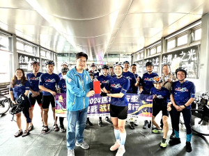 馬祖自由車委員會挑戰騎行武夷山,全程380公里,3日下午搭船出發。(圖/文:馮紹夫)