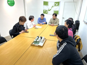 爭取解除大陸出團旅遊命令,連江縣旅行商業同業公會向國、民兩黨遞交連署書。(圖:馮紹夫、連江縣旅行商業同業公會)