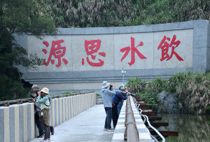 　從三月到四月，到東引賞鳥的人士是絡繹不絕，不少資深鳥友是年年報到。（圖／文：陳其敏）