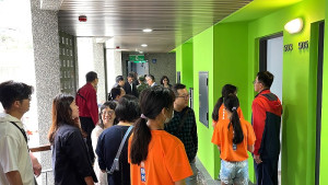 西莒「山海一家海館」落成,18日舉行揭牌儀式,鄉親引頸期盼,未來帶動莒光發展,達到莒光共榮的目標。(圖/文:宋幸儒)