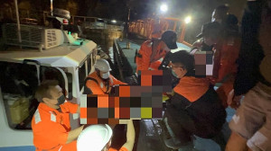 北竿一年長鄉親25日深夜急症,海巡獲報馳援後送至連江縣立醫院就醫,順利完成任務。(圖:馬祖海巡隊)