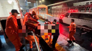 莒光一位男性鄉親1日凌晨骨折,馬祖海巡隊派艇馳援後送縣立醫院就醫。(圖:馬祖海巡隊)